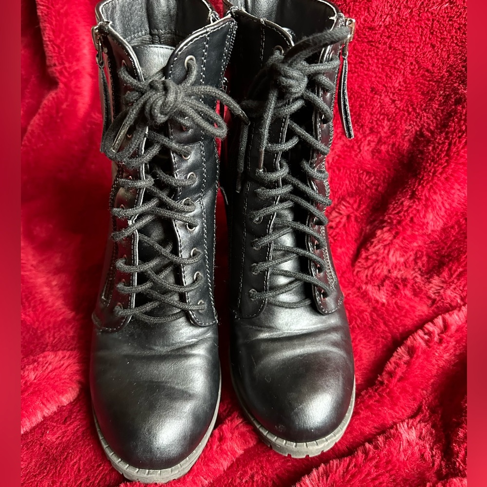 Jtelle - Kassie - Women's Combat Lug Sole Chunky Lace Up Ankle Booties, Black